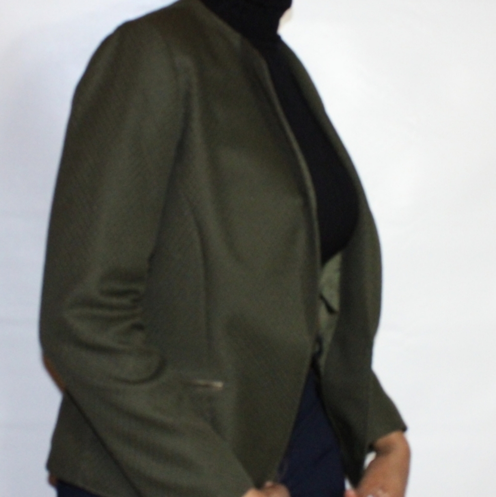 Blazer - Picture 3 of 3